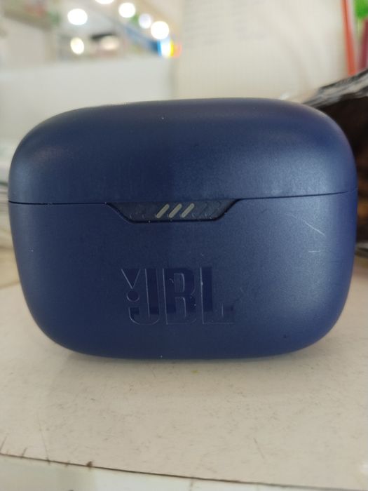 JBL наушники в синем цвете