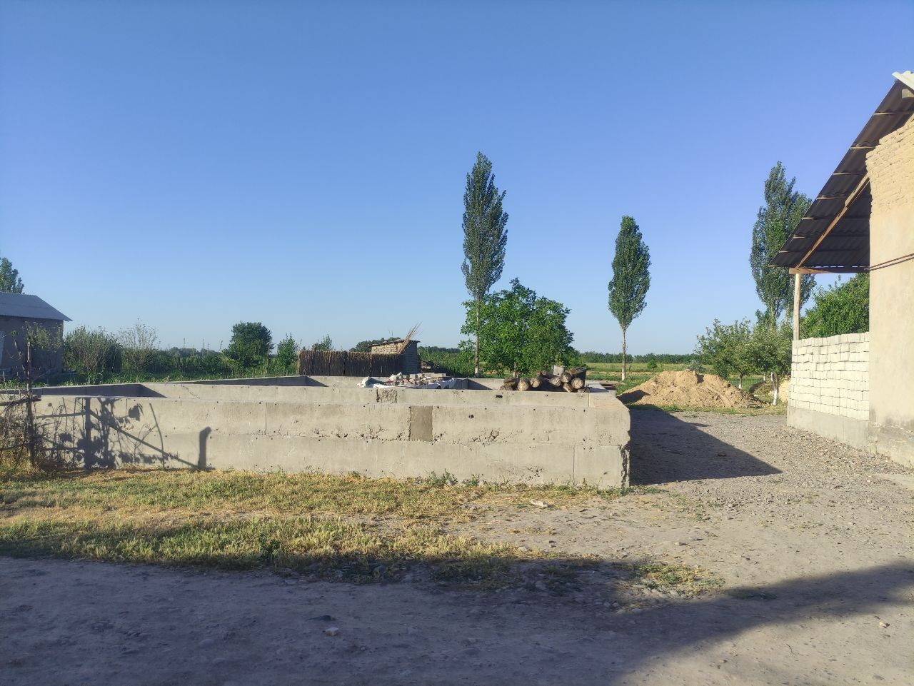 Uy sotiladi 8sotix yangi uchastka