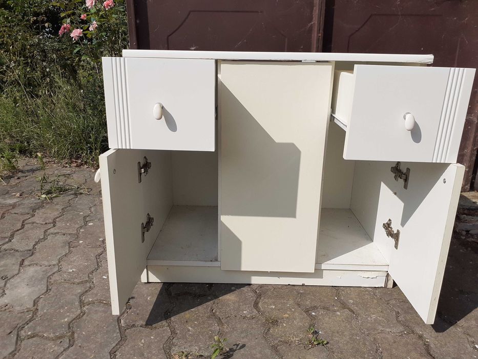 Mobilier baie sub chiuveta