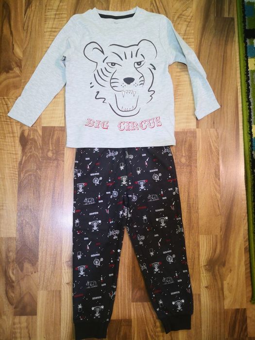 Pijamaua noua 3-4 ani