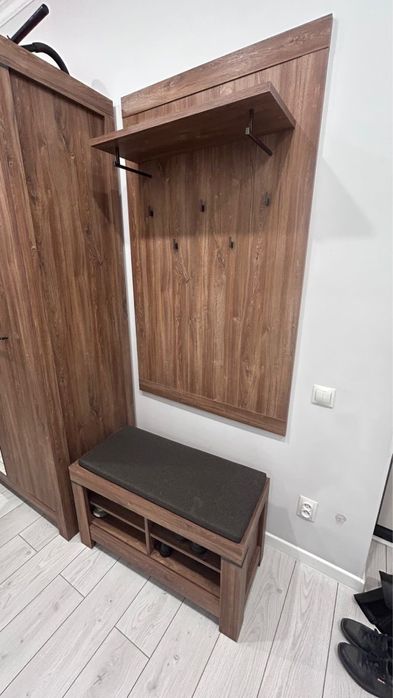 Продаётся комплект мебели для прихожей