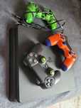 Vand PS4 in stare foarte buna