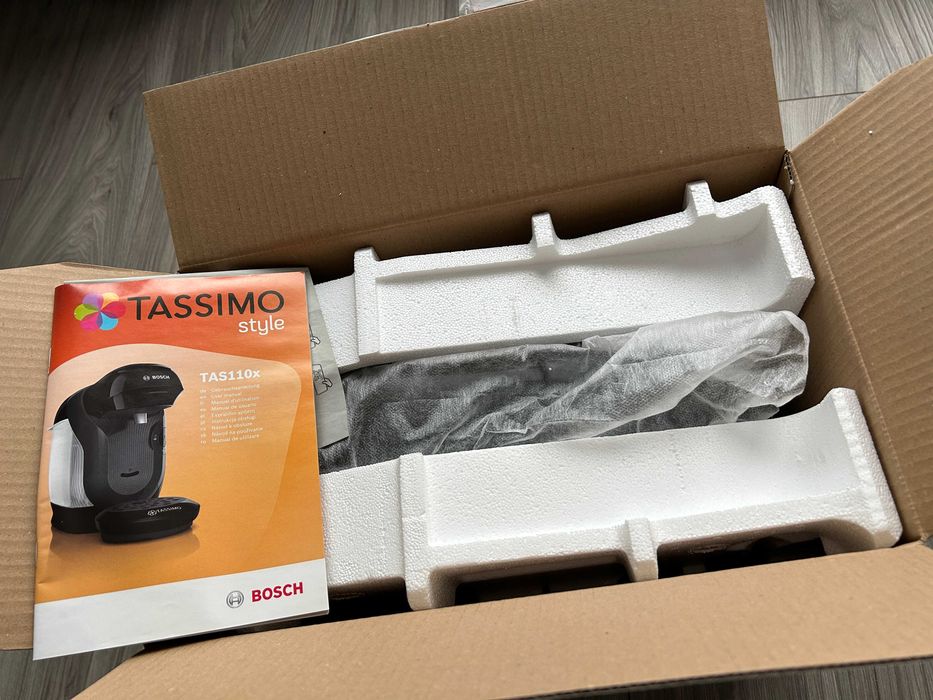 Espressor cu capsule Bosch Tassimo TAS1102 negru, 1400W, NOU in cutie