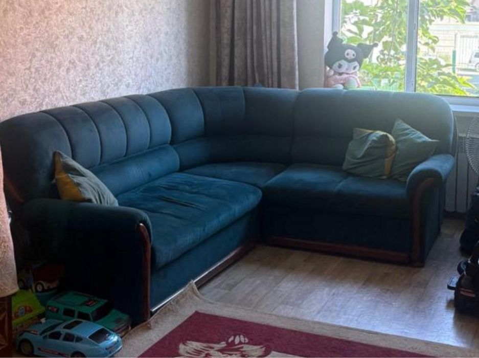 Диван угловой размер 1,97*1,40 и софа размер с подлокотниками 1,75