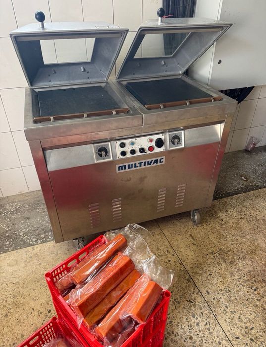 Вакуумная упаковочная машина MULTIVAC С 300 TWIN