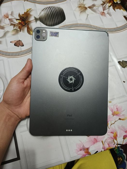 Ipad M1 Pro 3rd 256GB WIFI sotiladi