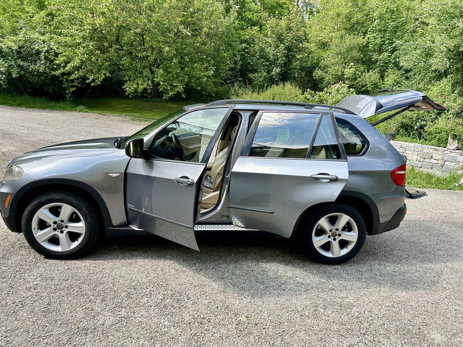 Bmw. X5 3.0 benzina . Model America