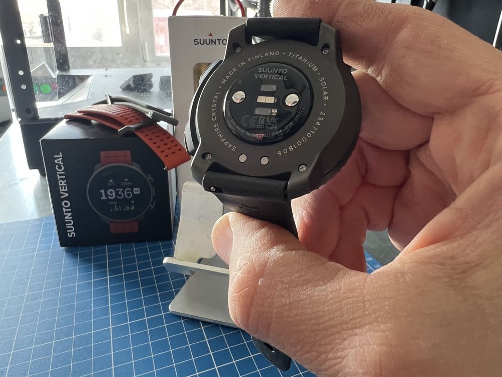 Часы Suunto Vertical Titanium Solar