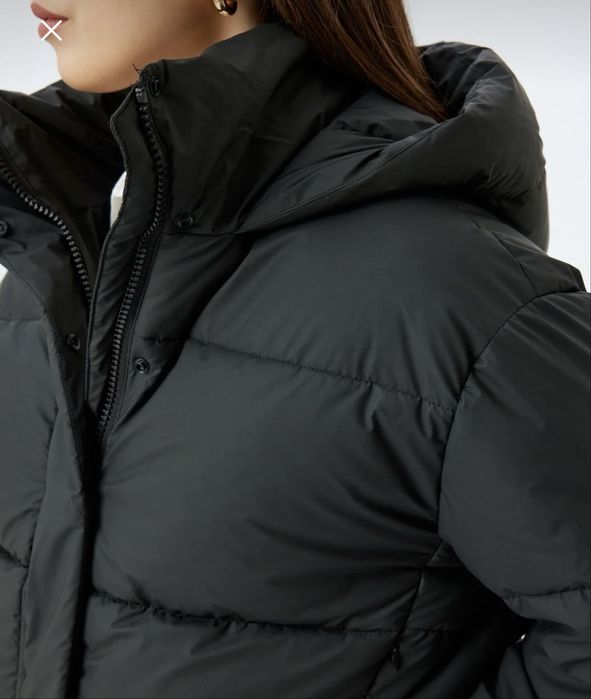 Koton дамско зимно черно късо яке с качулка