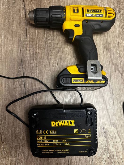 Акумулаторен винтоверт DeWalt + 2 батерии + зарядно