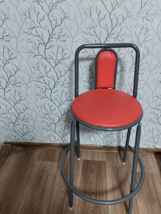 Продам барный стул для бровиста