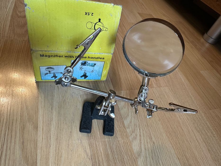 Lupa cu prindere cu cleme, pentru electronisti