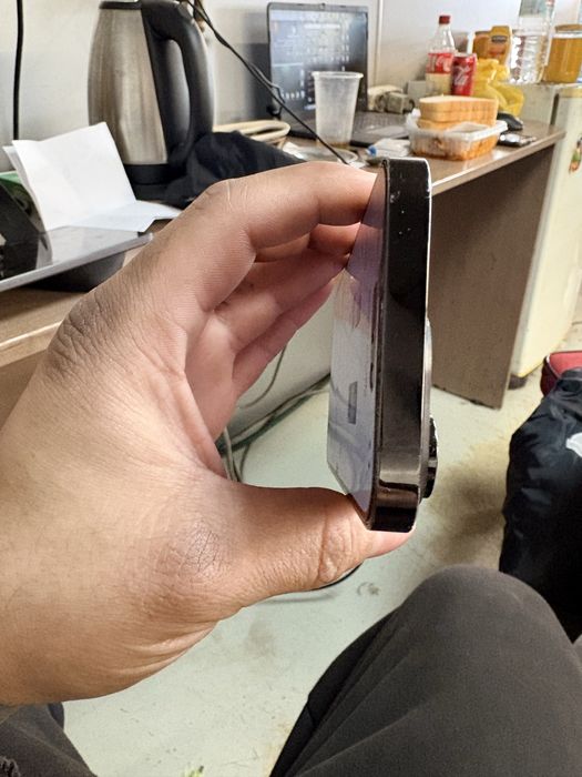 продавам Iphone 14pro 520лв