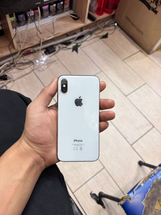 Айфон  Х на 64 гб 100 акб