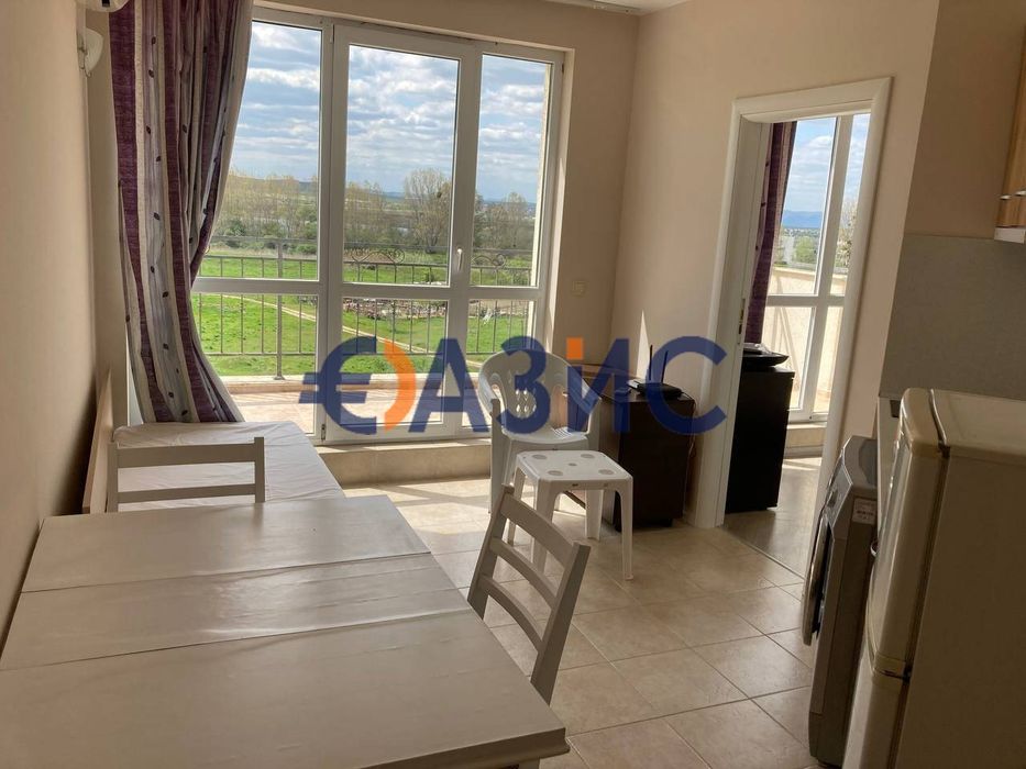 Продава се Двустаен апартамент в к.к. Слънчев бряг - 57 кв.м за 1176 €/кв.м - Снимка #4