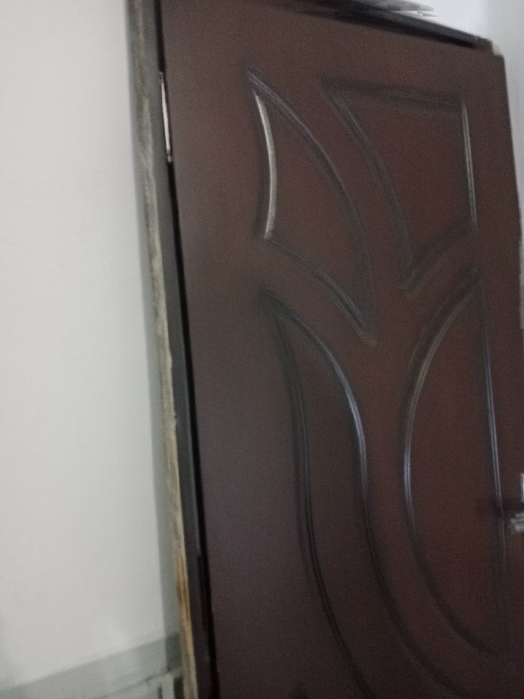 Продам межкомнатную дверь