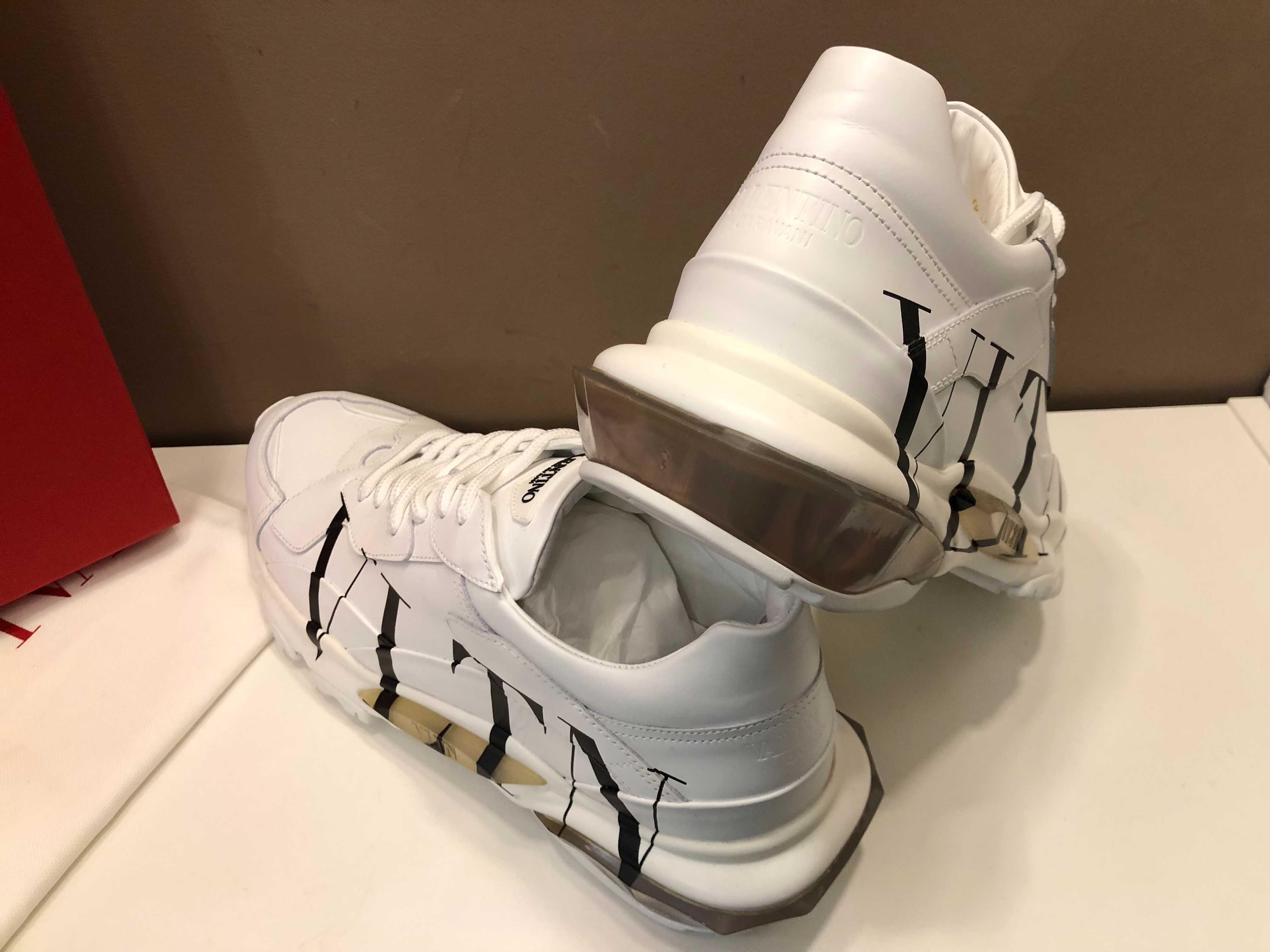 Valentino sneakers 42, autentici, full box, retail 690 euro