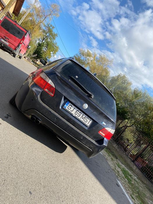BMW seria5 an 2005 pachet M  breakfast negru motor 2,5 cutie automata