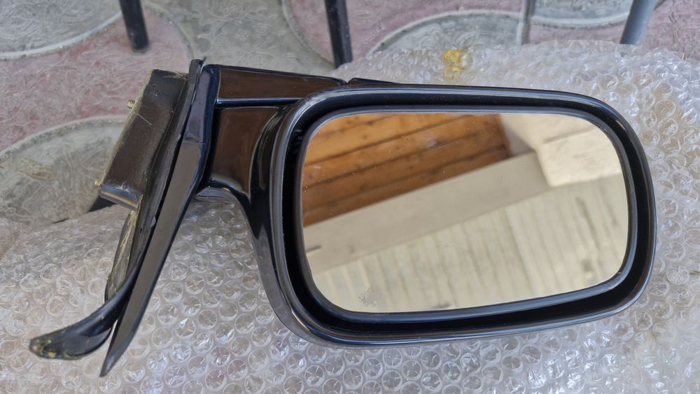 Боковой зеркала на хонду и на мазда