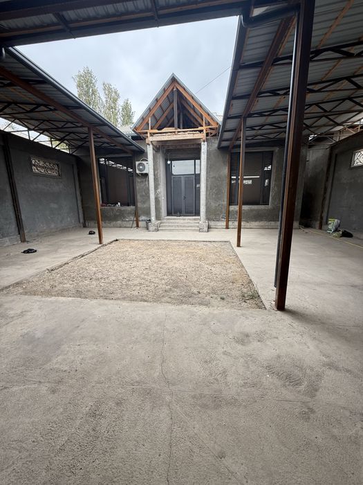 5 xonali yangi qurilgan uy arenda mebel texnika xamma sharoiti bilan
