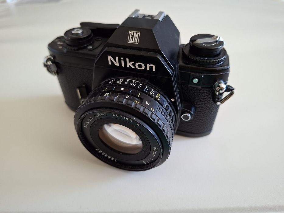 Nikon EM + Nikon 50mm 1.8