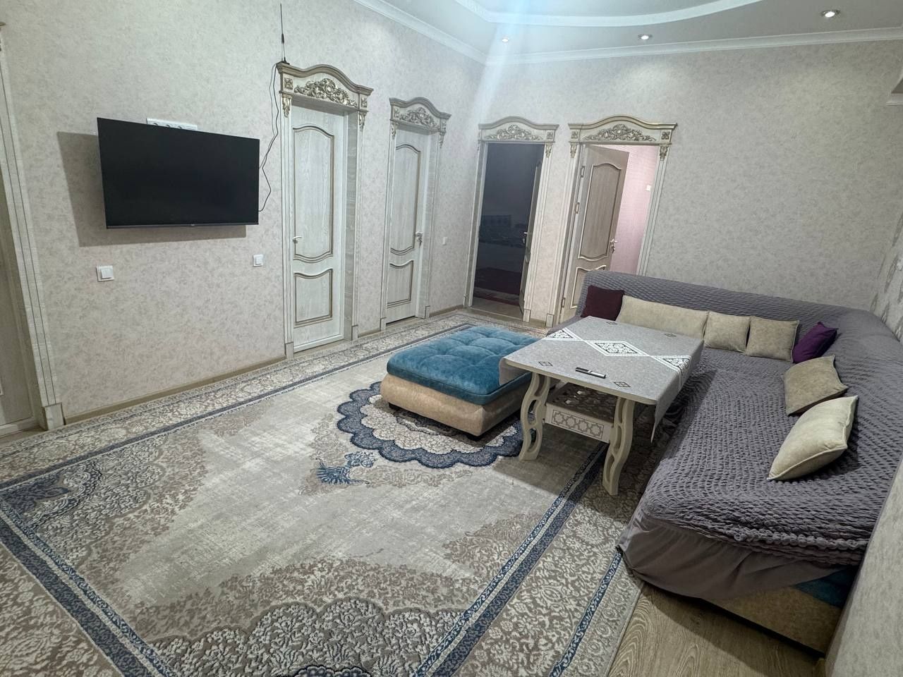 Сдаётся 3х ком квартира на 4 этаже с лифтом, ор:Мечеть Файзиобод,