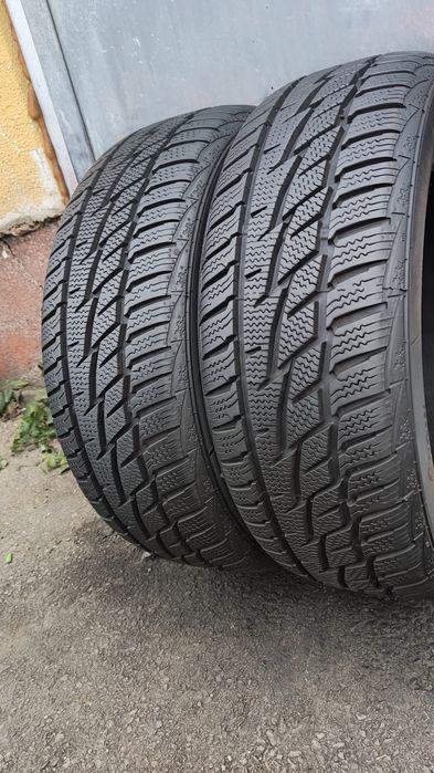 2бр. зимни гуми 195/60/15 Matador  
dot22
8.4mm
Много добро състояние,