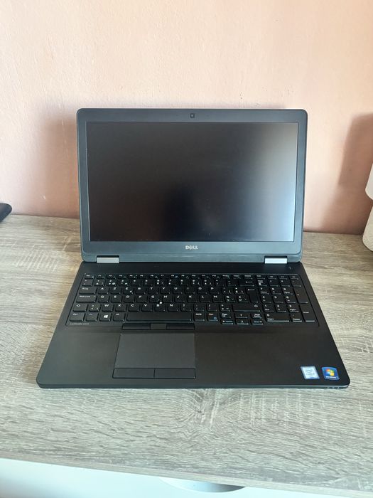 Dell 5570• Procesor i5 generatia 6..Fara SSD si ram.. functional