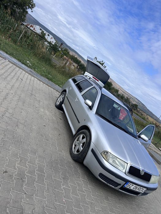 Vând skoda ocatavia