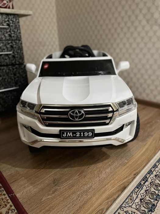 Детский электромобиль