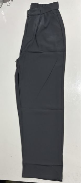 Продам повседневные женские брюки серого цвета