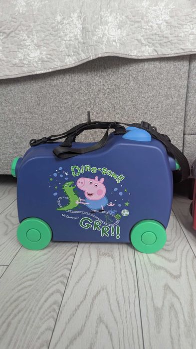 Детски куфар с колелца