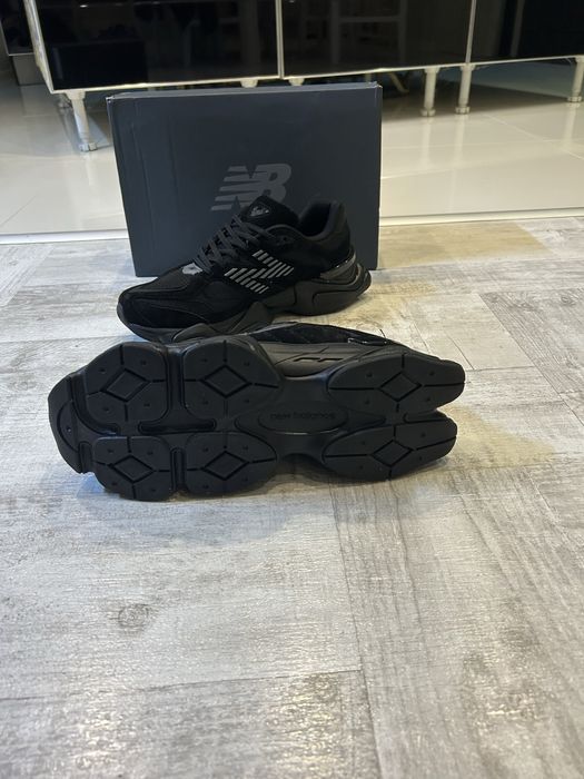 New Balance 9060 (black with black cement)