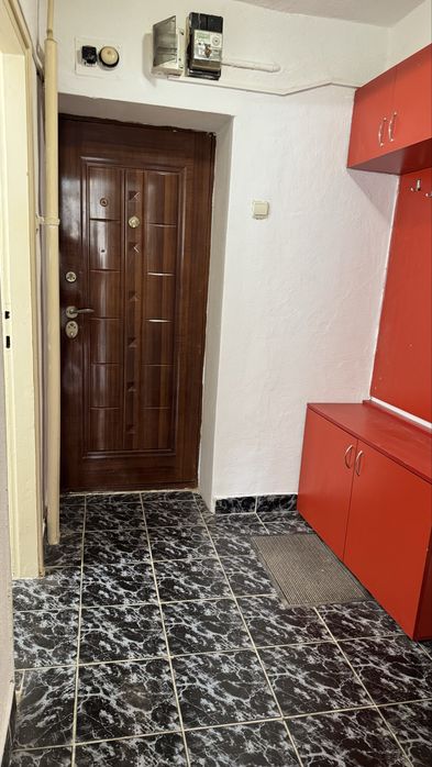 Vand apartament doua camere
