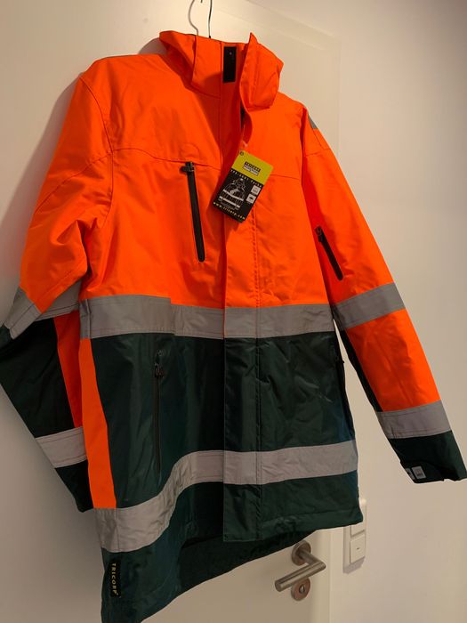 Geaca impermeabilă cu glugă reflectorizanta TPE3001  Doar 250 lei