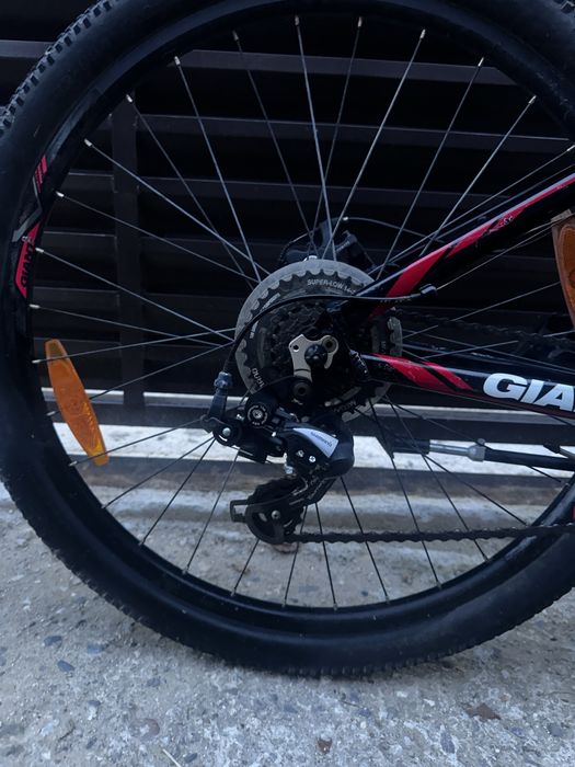 Bicicleta MTB Giant 27.5