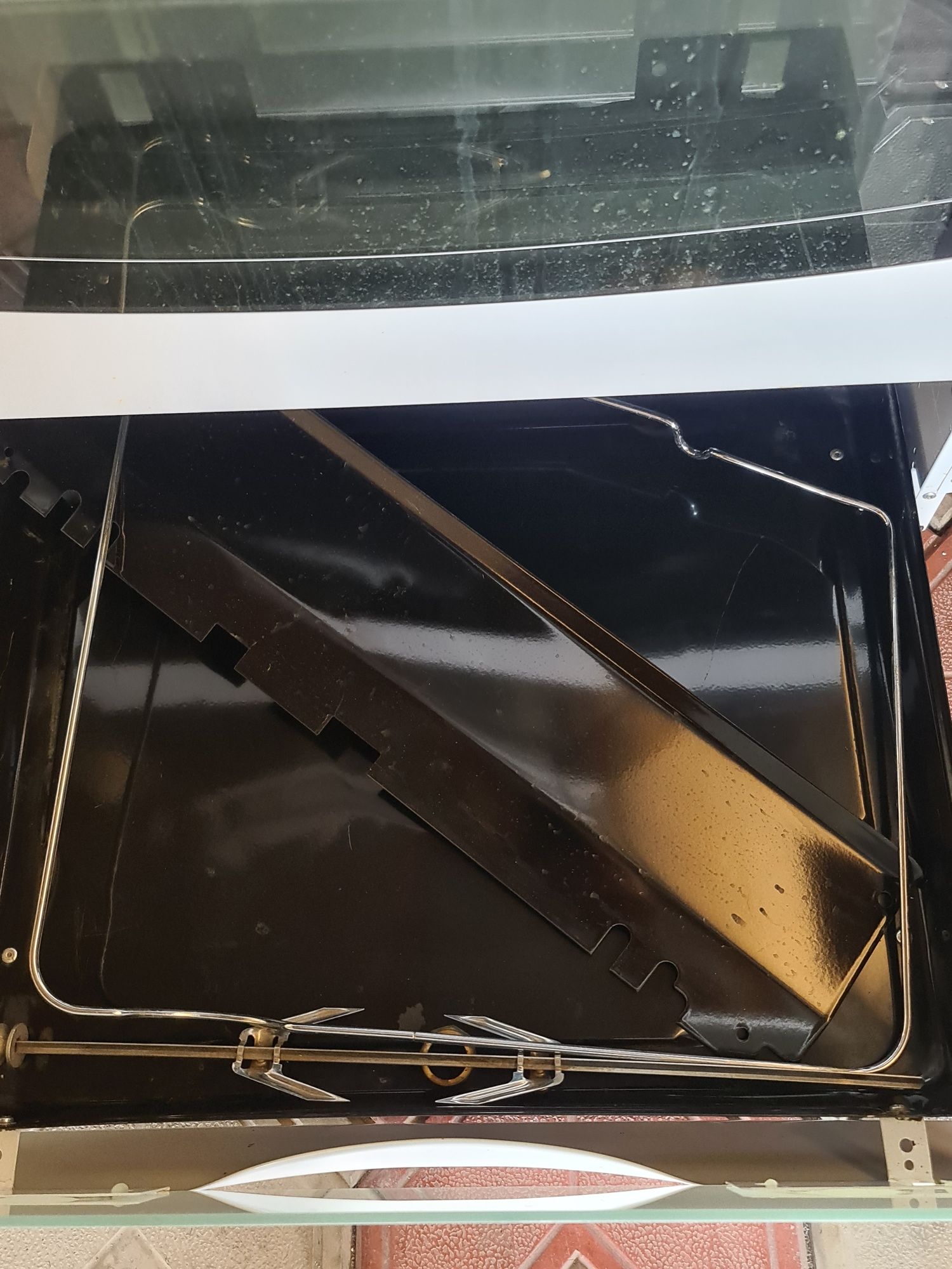 Продам  газовую плиту Kaiser.