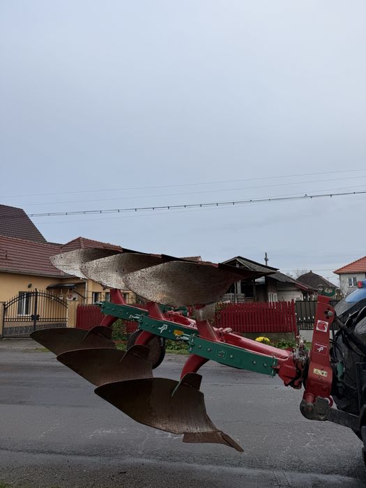 Plug kverneland Mod E  3 brazde reversibil