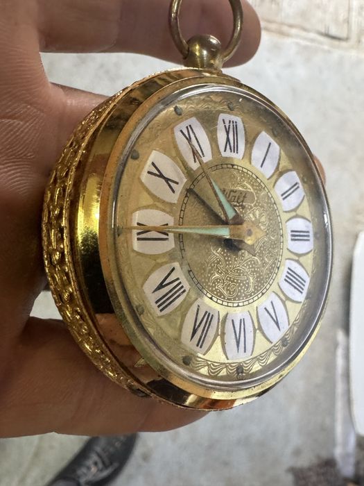 Ceas mecanic impecabil functional
