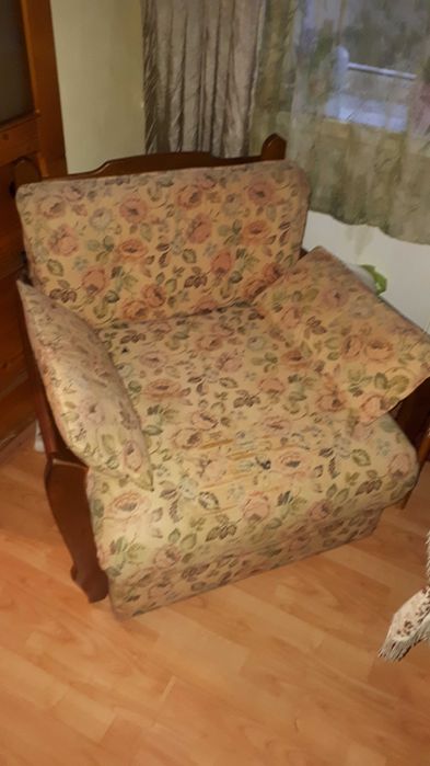 Canapea + fotoliu din lemn masiv