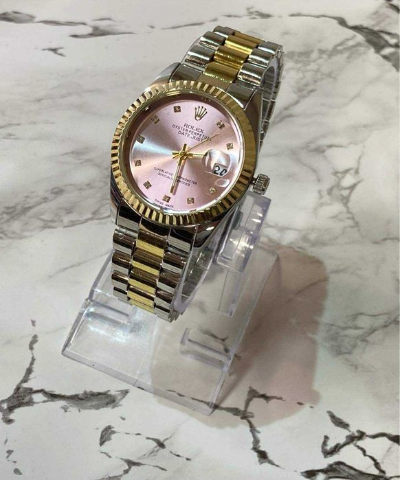 Чисто нов дамски луксозен часовник с кутийка и възглавичка, Rolex.