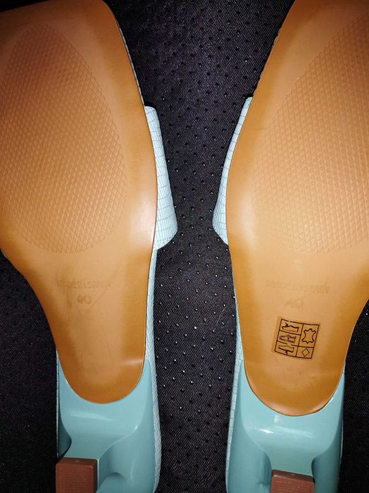 Saboti dama-sandale decupate, marimea 40. Turcoaz Piele, vezi eticheta