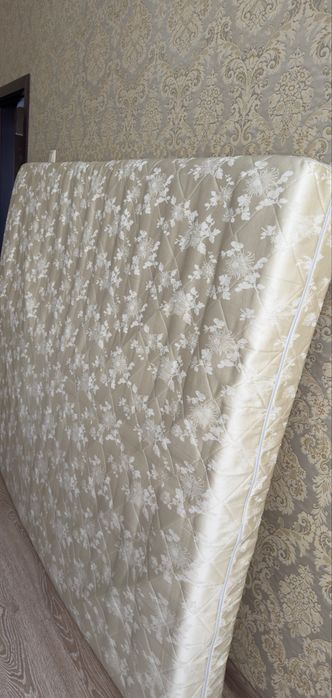 Отдам Матрас б/у даром