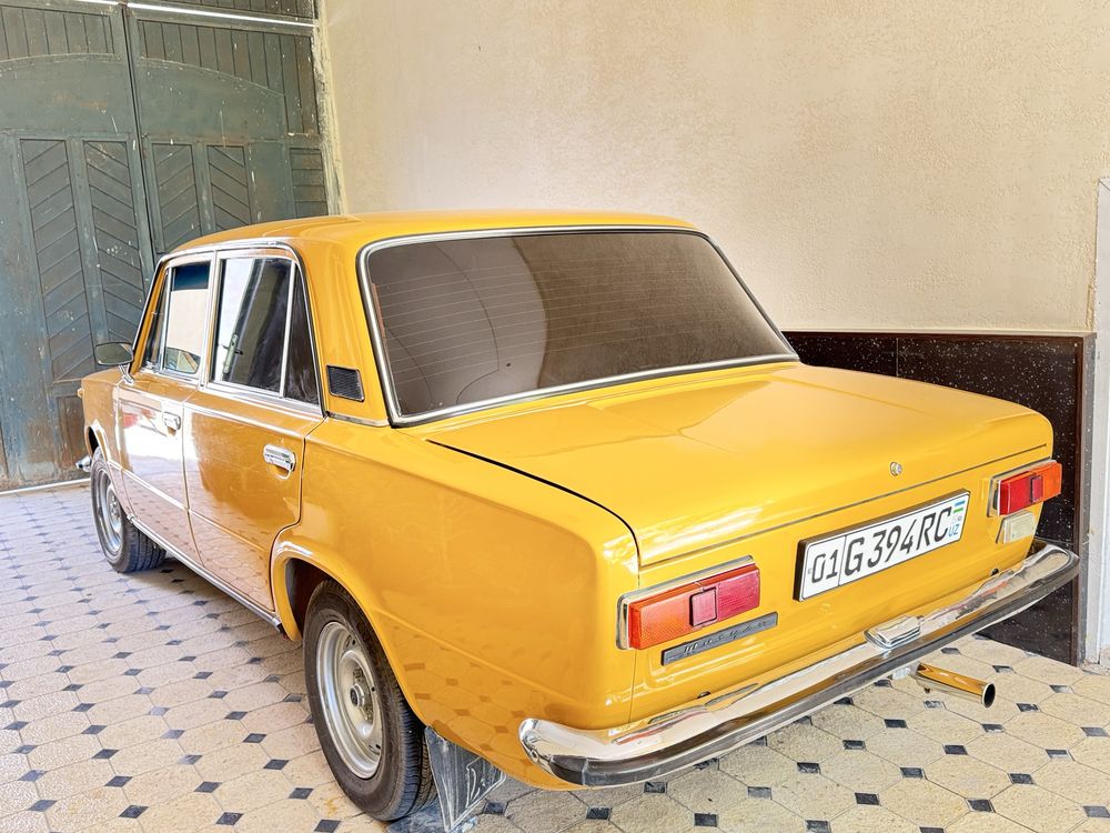 Jiguli Vaz 2101 sotiladi.