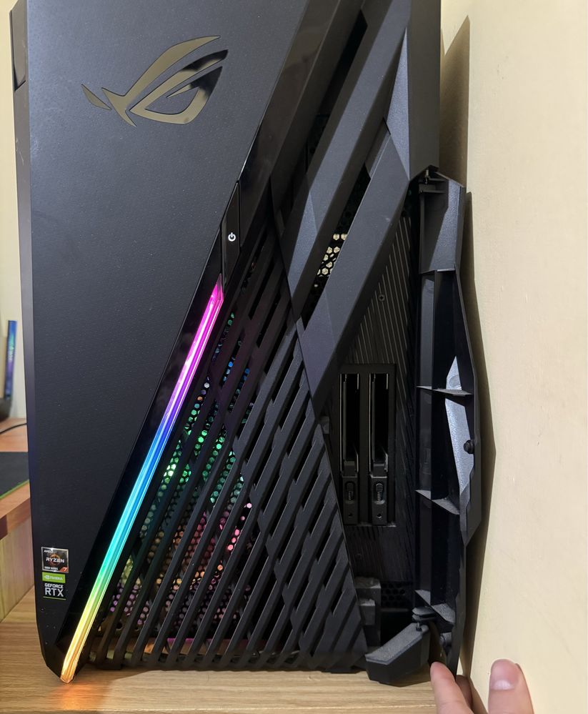 Компютърна кутия Asus Rog Strix