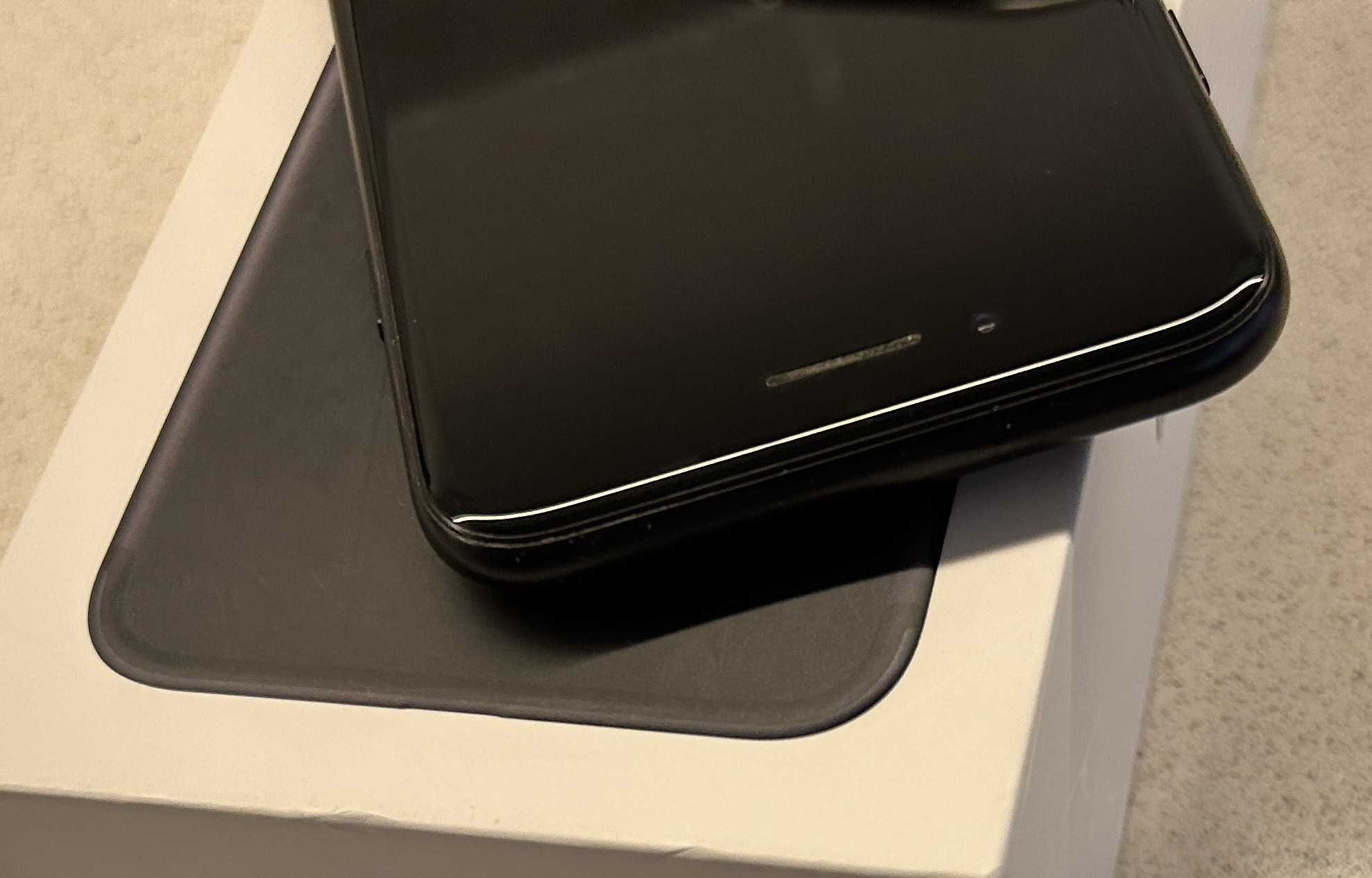 iPhone 7 128gb black-отличен. Нищо по него не е подменяно.