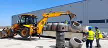 inchirem buldoexcavator cu picon , fundatii , demolari