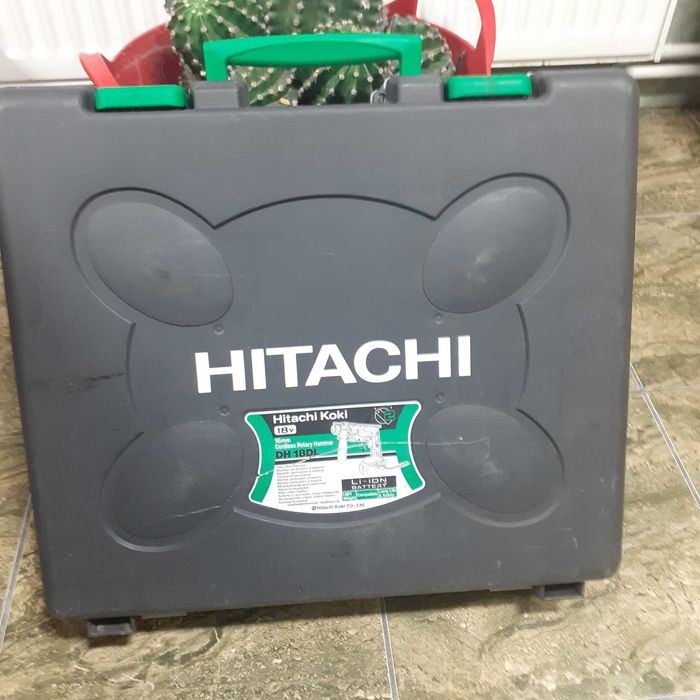 Bormasina cu acumulator Hitachi