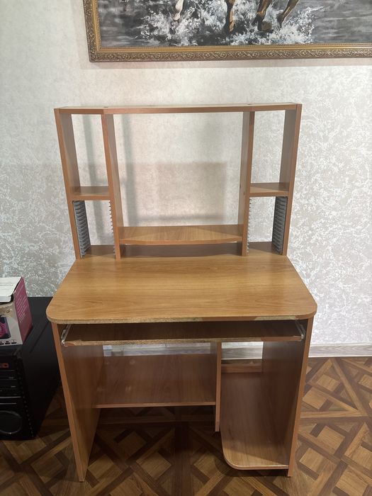 Стол компьютерный