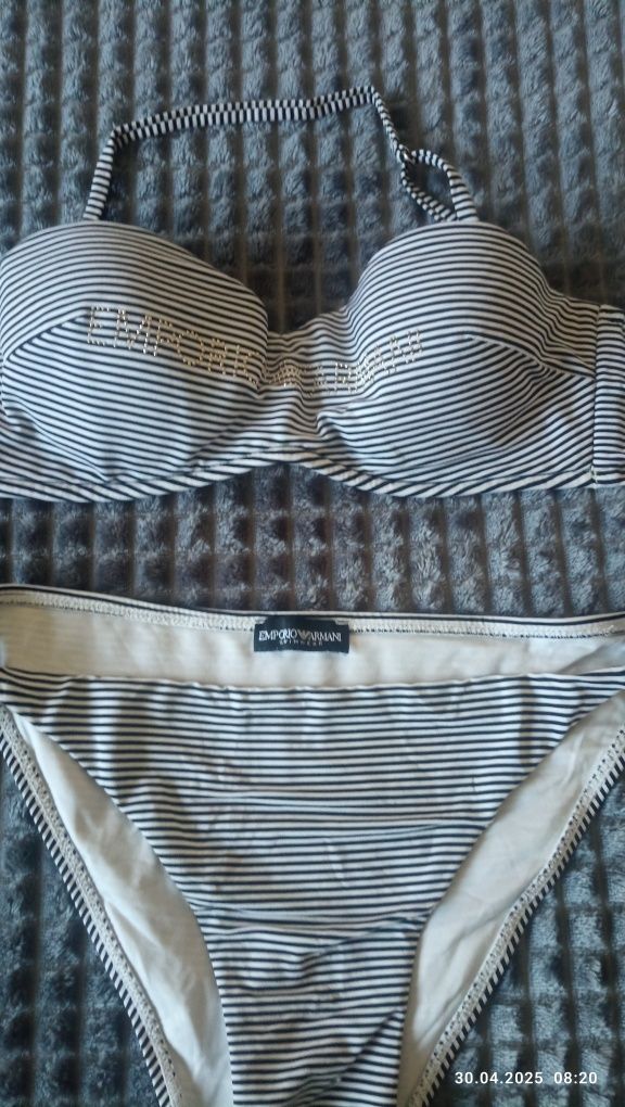 Дамски оригинален бански Emporio Armani, размер М,  бяло и черно райе